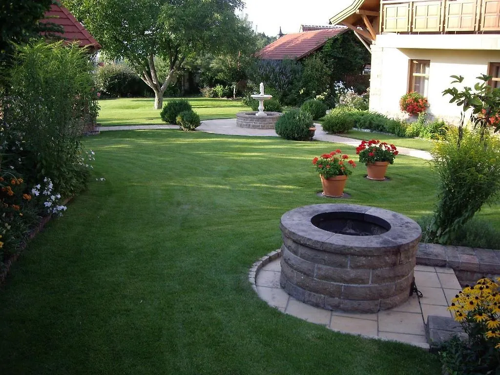 Gæstehus Palazzo Wellness Villa Eger