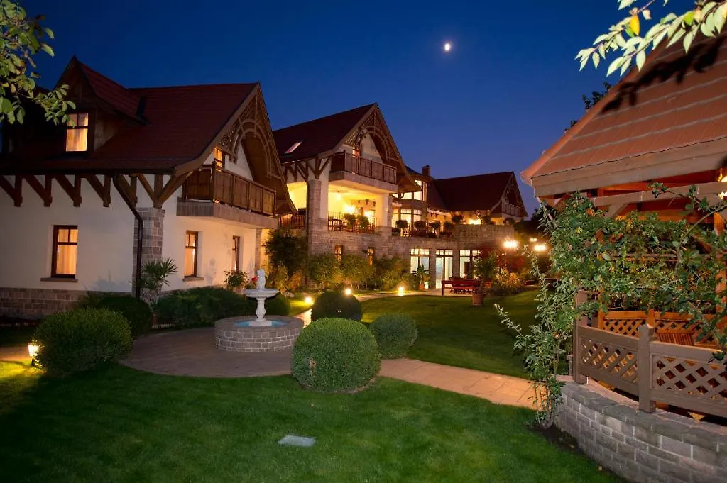 Gæstehus Palazzo Wellness Villa Eger