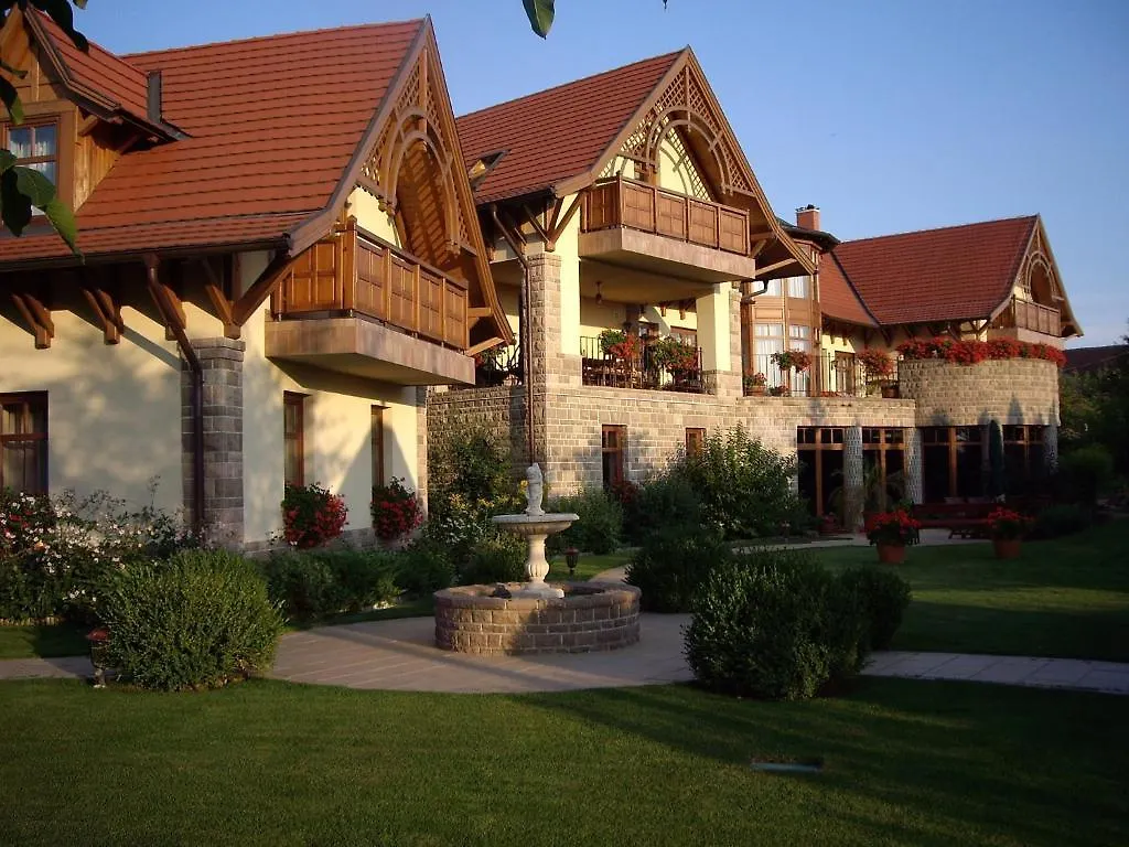 Guest house Palazzo Wellness Villa Eger